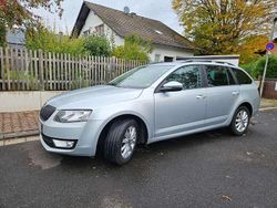 Silber Gebraucht 2013 Skoda Octavia Ambition Kombi | 7.400 € (Teuer)