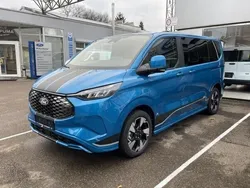 Blau (digital aqua blue metalic) Neu 2025 Ford Tourneo Sport Van / Kleinbus | 65.555 € (Fairer Preis)