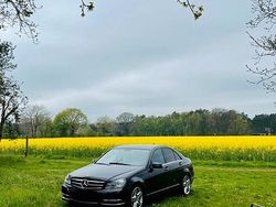 Schwarz Gebraucht 2012 Mercedes C180 Limousine | 13.000 €