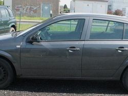 Grau Gebraucht 2009 Opel Astra Basis Limousine | 850 € (Superpreis)