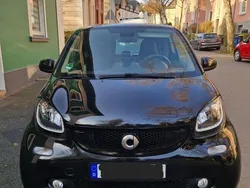 Schwarz Gebraucht 2017 Smart ForTwo Coupé Edition Blackbuster Coupé | 8.500 € (Guter Preis)