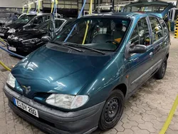 Grün Gebraucht 1998 Renault Scénic Van / Kleinbus | 2.990 €