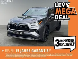 Grau Gebraucht 2023 Toyota Highlander Luxury SUV | 61.990 €
