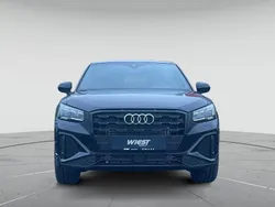 Mythosschwarz metallic Neu 2025 Audi Q2 S-Line SUV | 51.675 €