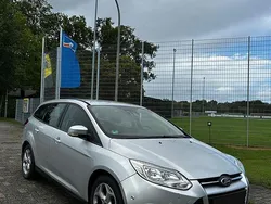 Silber Gebraucht 2011 Ford Focus Kombi | 4.100 € (Etwas zu teuer)