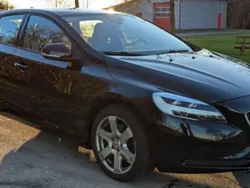 Schwarz Gebraucht 2018 Volvo V40 Business Edition Kombi | 15.950 € (Fairer Preis)