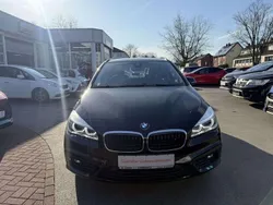 Schwarz Gebraucht 2015 BMW 218 Sport Line Van / Kleinbus | 13.900 € (Etwas zu teuer)