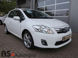 Schneeweiß Gebraucht 2011 Toyota Auris Hybrid Executive Limousine | 6.790 € (Guter Preis)