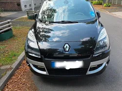 Schwarz Gebraucht 2011 Renault Mégane III Limousine | 5.500 € (Fairer Preis)