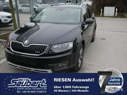 Schwarz metallic Gebraucht 2015 Skoda Octavia Scout 4x4 Kombi | 22.990 €