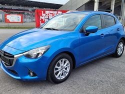 Blau Gebraucht 2015 Mazda 2 Exclusive-Line Kleinwagen | 8.490 € (Guter Preis)