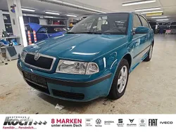 Blau Gebraucht 2002 Skoda Octavia Limousine | 990 € (Guter Preis)