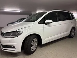 Weiß Gebraucht 2018 VW Touran Join Van / Kleinbus | 17.200 € (Guter Preis)
