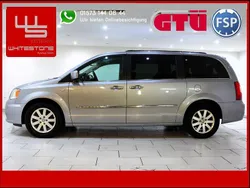 Grau Gebraucht 2015 Chrysler Town & Country Limited Van / Kleinbus | 17.990 €