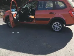 Orange Gebraucht 2017 Lada Kalina Kombi | 4.490 € (Fairer Preis)