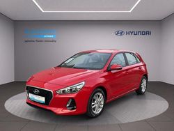 Rot Gebraucht 2018 Hyundai i30 Select Limousine | 10.990 € (Guter Preis)