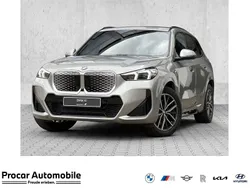 Silber Neu 2025 BMW iX1 M Sport SUV | 54.880 € (Fairer Preis)