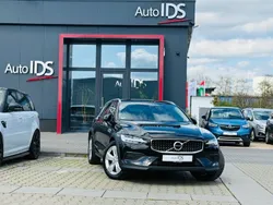 Schwarz Gebraucht 2022 Volvo V60 CC Basis Kombi | 24.999 €