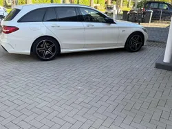 Weiß Gebraucht 2017 Mercedes C43 AMG AMG Kombi | 26.400 € (Guter Preis)