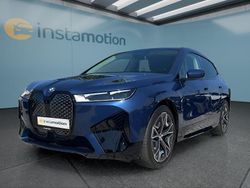 Blau Gebraucht 2022 BMW iX SUV | 45.399 € (Fairer Preis)