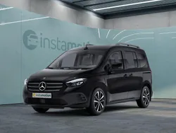 Schwarz Gebraucht 2023 Mercedes T180 Van / Kleinbus | 31.499 € (Teuer)