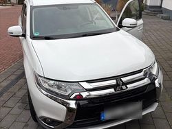 Weiß Gebraucht 2016 Mitsubishi Outlander SUV | 13.200 € (Guter Preis)