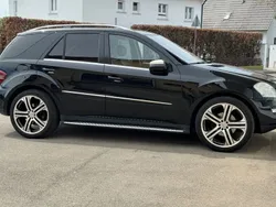 Schwarz Gebraucht 2009 Mercedes ML320 SUV | 10.000 € (Fairer Preis)