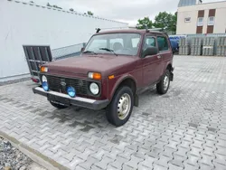 Rot Gebraucht 2012 Lada niva SUV | 3.990 €