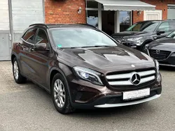 Braun Gebraucht 2014 Mercedes GLA200 Style SUV | 13.999 € (Fairer Preis)