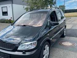 Schwarz Gebraucht 2002 Opel Zafira Van / Kleinbus | 2.499 € (Etwas zu teuer)
