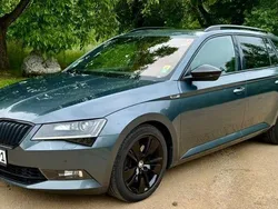 Grau Gebraucht 2018 Skoda Superb SportLine Kombi | 20.990 € (Fairer Preis)