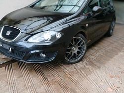 Schwarz Gebraucht 2012 Seat Leon Limousine | 2.900 € (Fairer Preis)