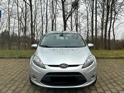 Silber Gebraucht 2012 Ford Fiesta Champions Edition Kleinwagen | 4.850 € (Fairer Preis)