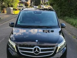 Schwarz Gebraucht 2015 Mercedes V220 Van / Kleinbus | 21.900 € (Fairer Preis)