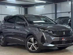 Grau Gebraucht 2021 Peugeot 5008 Allure Van / Kleinbus | 26.490 € (Fairer Preis)