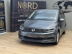 Grau Gebraucht 2020 VW Touran Comfortline Van / Kleinbus | 26.489 € (Fairer Preis)