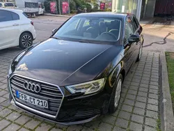 Schwarz Gebraucht 2018 Audi A3 Sportback Limousine | 17.900 € (Fairer Preis)