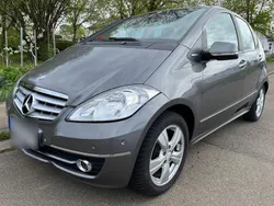 Grau Gebraucht 2009 Mercedes A150 Elegance Van / Kleinbus | 6.999 € (Etwas zu teuer)