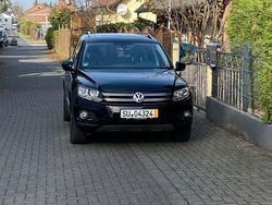 Schwarz Gebraucht 2011 VW Tiguan Track & Field SUV | 10.000 € (Etwas zu teuer)