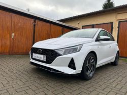 Weiß Gebraucht 2021 Hyundai i20 Intro Edition Limousine | 14.999 € (Fairer Preis)