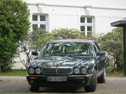 Grün Gebraucht 1998 Jaguar XJ40 Sovereign Limousine | 10.950 €