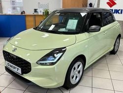 Cool yellow metallic/mineral Neu 2025 Suzuki Swift Comfort Limousine | 20.590 €