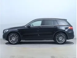 Schwarz Gebraucht 2019 Mercedes GLC250 AMG line SUV | 36.490 € (Fairer Preis)