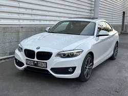 Weiß Gebraucht 2019 BMW 230 Sport Line Coupé | 20.500 €