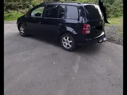 Schwarz Gebraucht 2005 VW Touran Van / Kleinbus | 2.200 € (Fairer Preis)