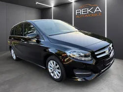 Schwarz Gebraucht 2016 Mercedes B200 Van / Kleinbus | 8.499 € (Fairer Preis)