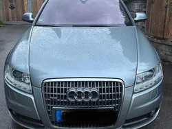 Grau Gebraucht 2011 Audi A6 Allroad Comfort Kombi | 13.500 €