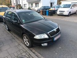 Schwarz Gebraucht 2007 Skoda Octavia Kombi | 1.800 € (Fairer Preis)