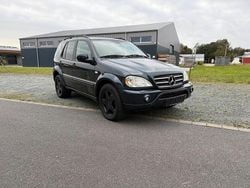 Blau Gebraucht 2001 Mercedes ML55 AMG AMG SUV | 5.900 €