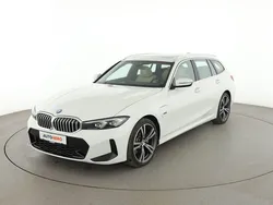 Weiß Gebraucht 2022 BMW 320 M Sport Kombi | 38.990 €